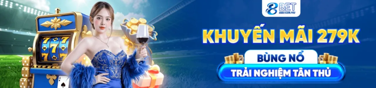 Sân vận động đầy ắp khán giả và trận đấu bóng đá sôi động